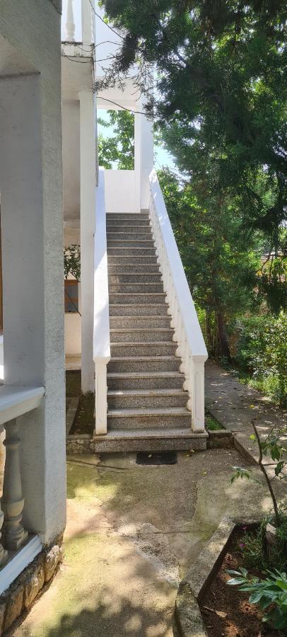 Apartments Hugo Malinska Luaran gambar