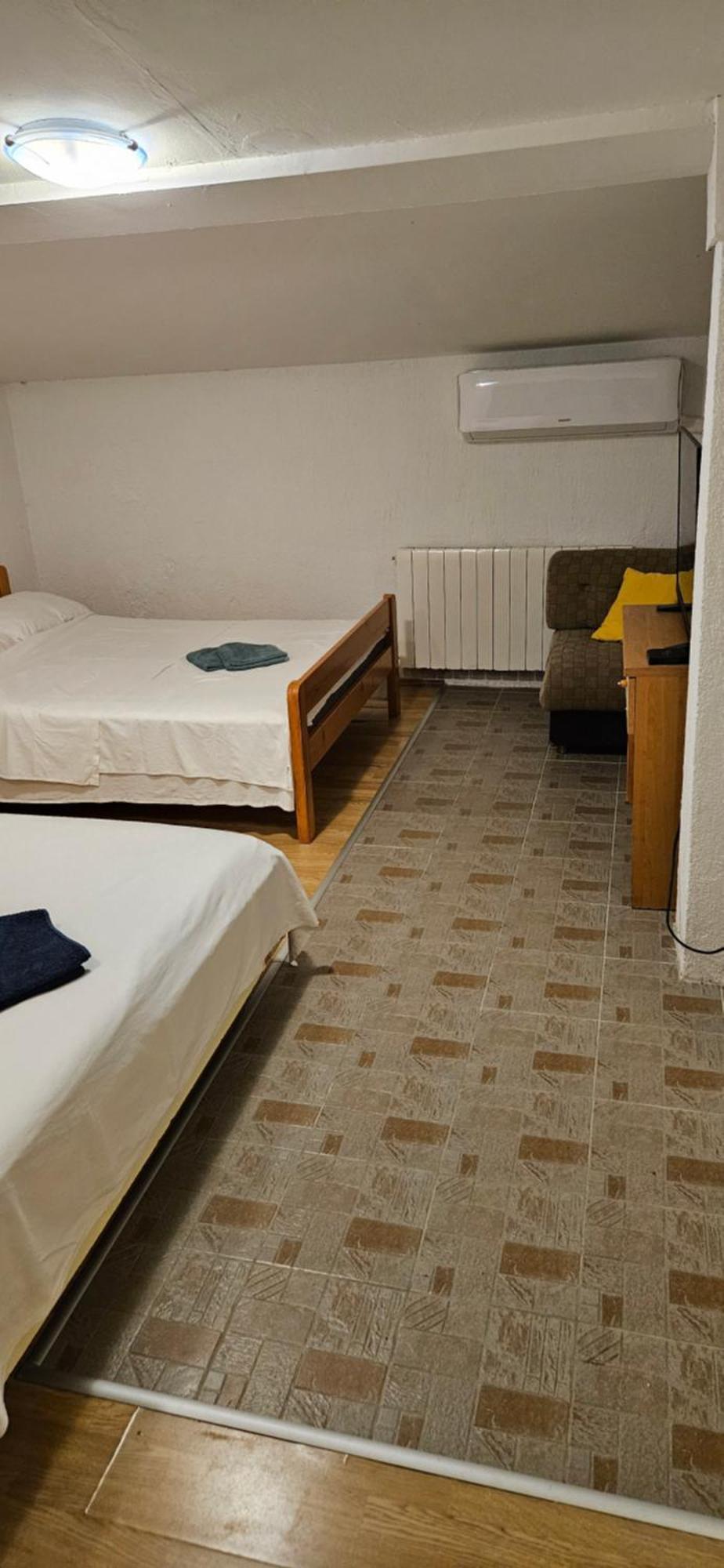 Apartments Hugo Malinska Luaran gambar