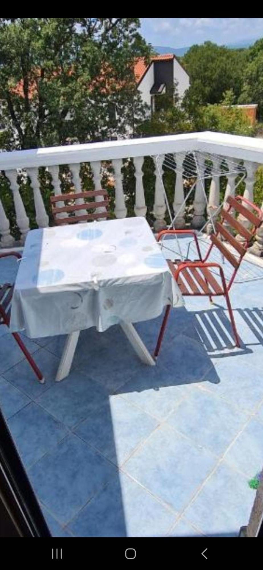 Apartments Hugo Malinska Luaran gambar