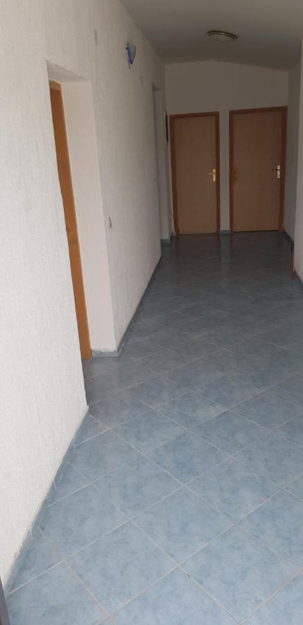 Apartments Hugo Malinska Luaran gambar